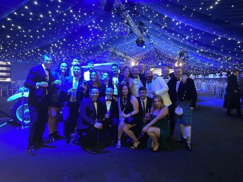 Carousel post from consortio_recruitment.