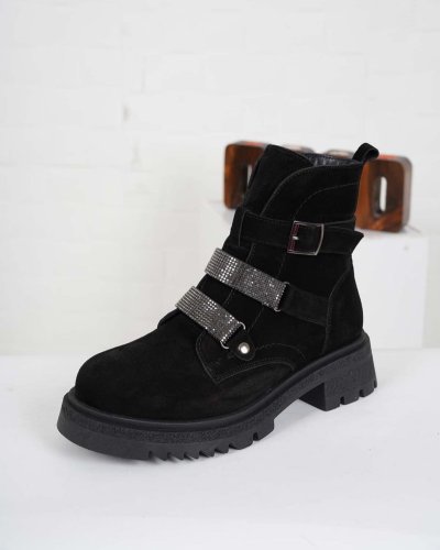 Carousel post from ossoshoes.