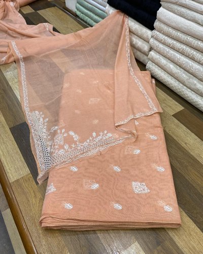 Carousel post from akbar_fabrics_.