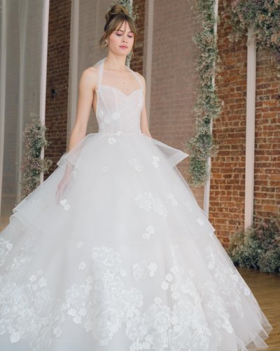 Carousel post from lelitebridal.