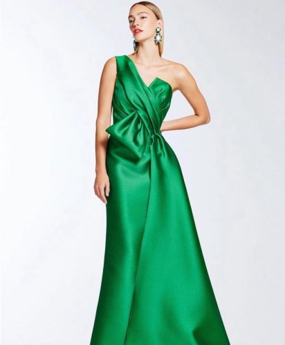 Carousel post from jolibride.