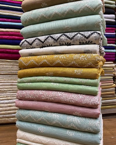 Carousel post from akbar_fabrics_.