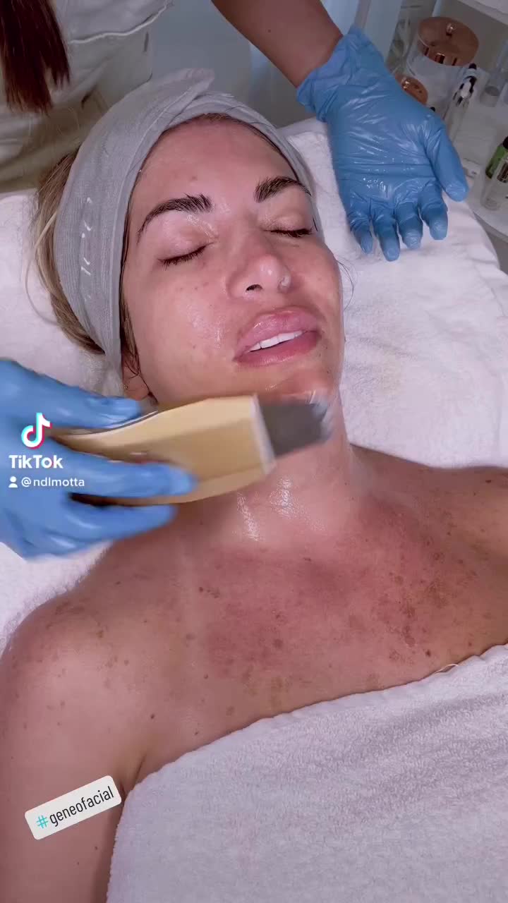 Video post from waxmeskinboutique.