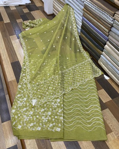 Carousel post from akbar_fabrics_.