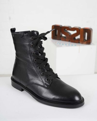 Carousel post from ossoshoes.