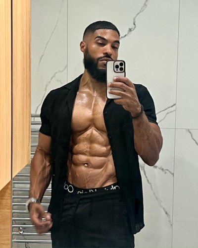 Carousel post from ph_gains.