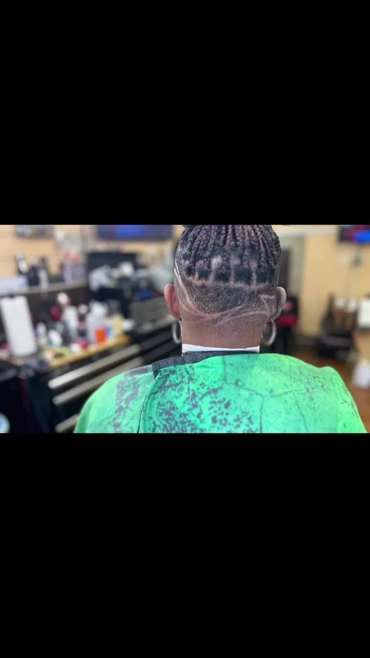 Video post from corndabarber.