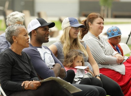 Carousel post from denfringe.