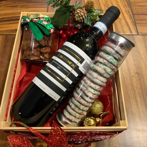 Carousel post from la_gifteria.