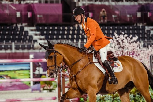 Carousel post from fei_global.