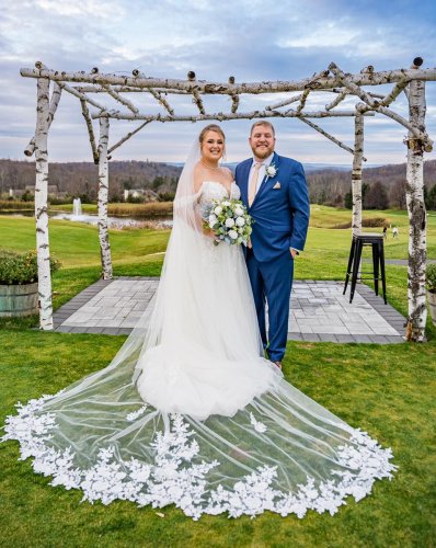 Carousel post from thecurvybridenj.