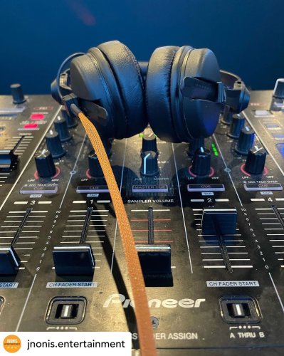 Photo post from customcans_headphones.
