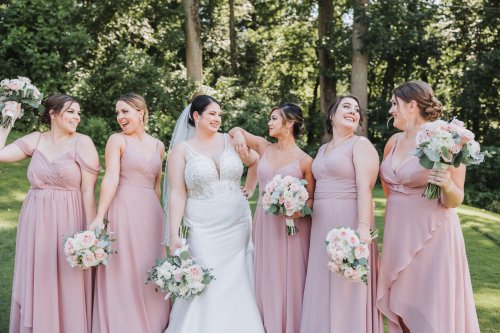 Photo post from thecurvybridenj.