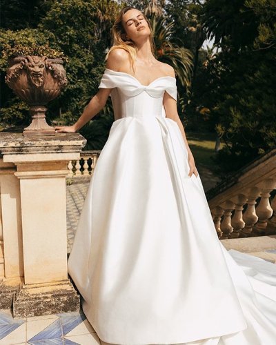 Carousel post from lelitebridal.