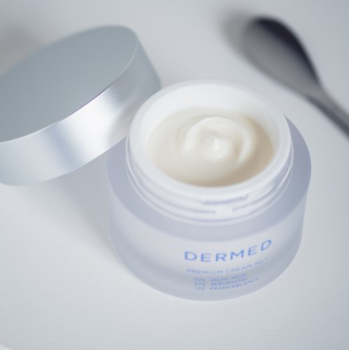 Carousel post from dermed_official.