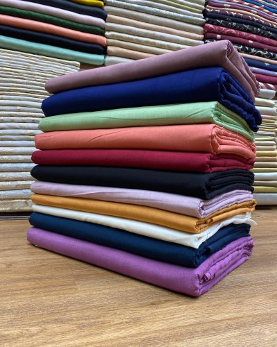 Carousel post from akbar_fabrics_.