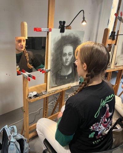 Carousel post from aur_arts.