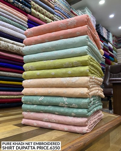 Carousel post from akbar_fabrics_.