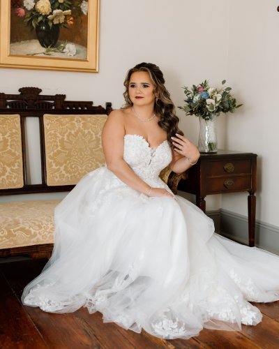 Carousel post from thecurvybridenj.