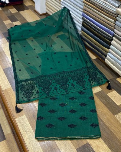 Carousel post from akbar_fabrics_.