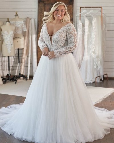 Carousel post from thecurvybridenj.