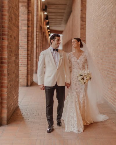 Carousel post from lelitebridal.