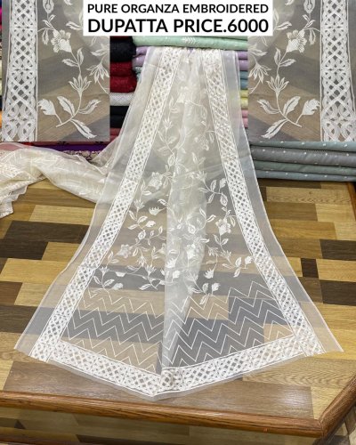 Carousel post from akbar_fabrics_.