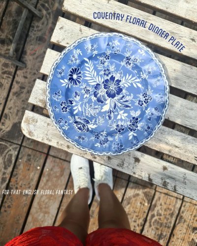 Carousel post from crane_living.