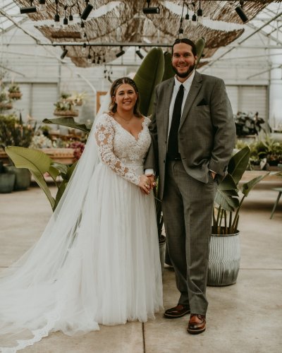 Carousel post from thecurvybridenj.