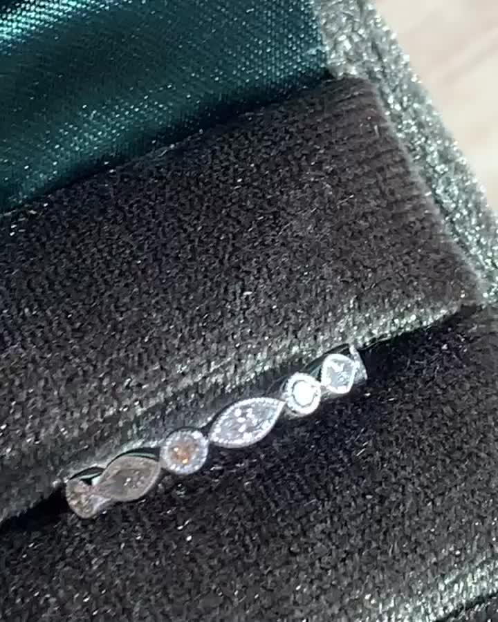 Carousel post from annelizabethjewelry.