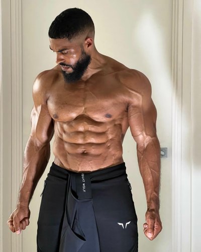 Carousel post from ph_gains.