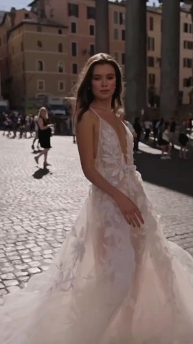 Video post from lelitebridal.