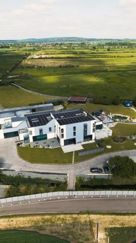 Video post from glasshouseretreat.