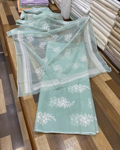 Carousel post from akbar_fabrics_.