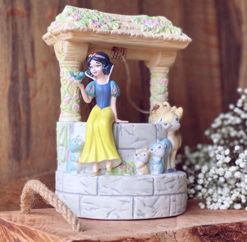 Carousel post from thescentedmermaid.