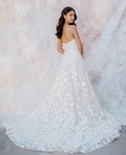 Carousel post from jolibride.