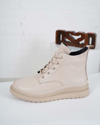 Carousel post from ossoshoes.