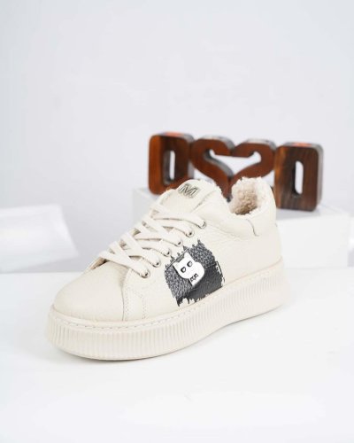 Carousel post from ossoshoes.