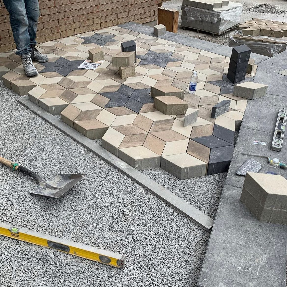 Carousel post from techobloc.