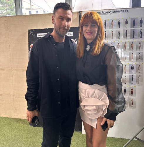 Carousel post from soniajamp.