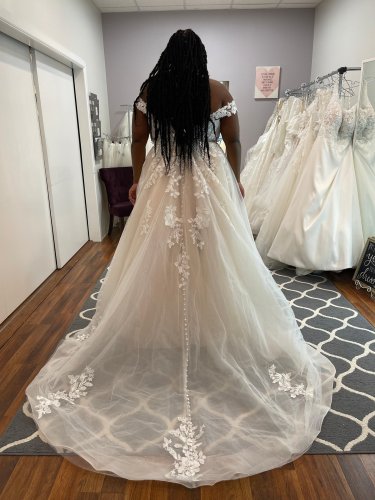 Photo post from thecurvybridenj.