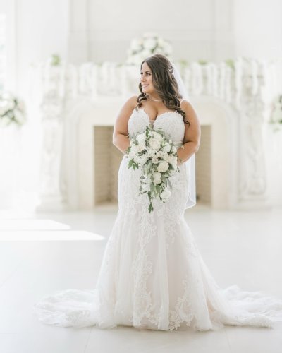 Carousel post from thecurvybridenj.