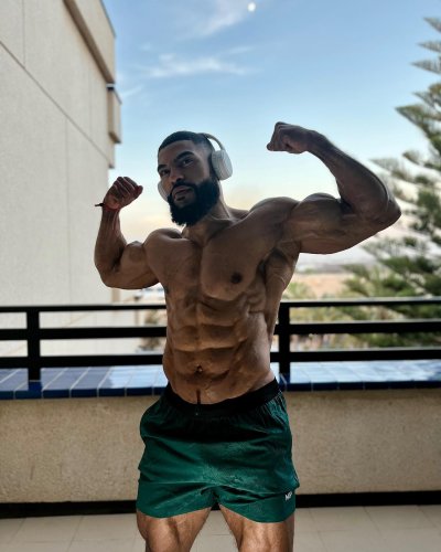 Carousel post from ph_gains.