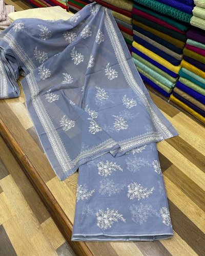 Carousel post from akbar_fabrics_.