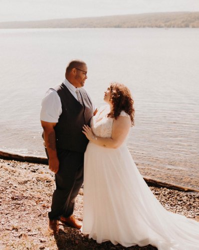 Carousel post from thecurvybridenj.