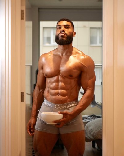 Carousel post from ph_gains.