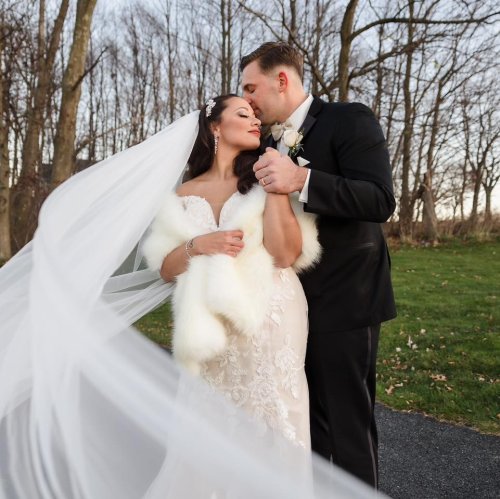 Carousel post from thecurvybridenj.