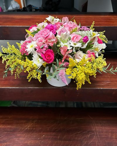 Carousel post from la_gifteria.