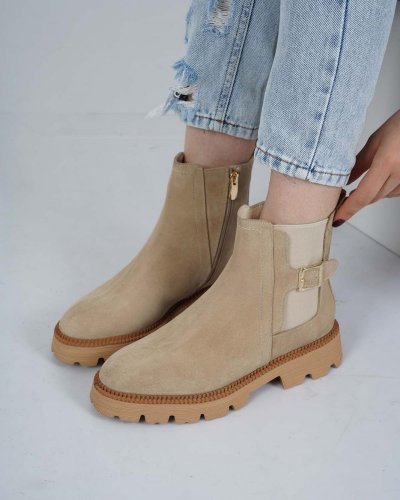 Carousel post from ossoshoes.