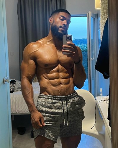 Carousel post from ph_gains.